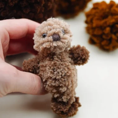 Easy Pom Pom Otter Craft Recipe